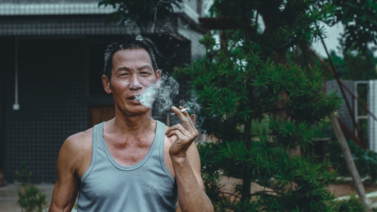 Ini Akibatnya kalau Nonton Debat Capres Sambil Merokok