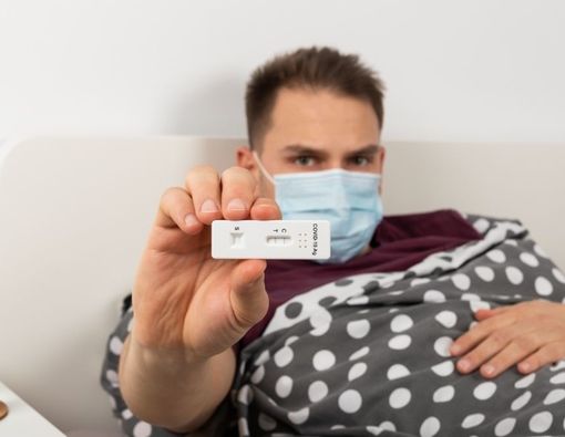 Ini Perawatan Pasien Positif COVID-19 Omicron di Rumah