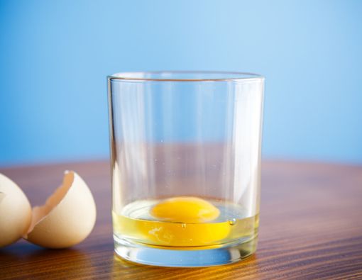 Sering Konsumsi Telur Mentah, Ini Bahayanya