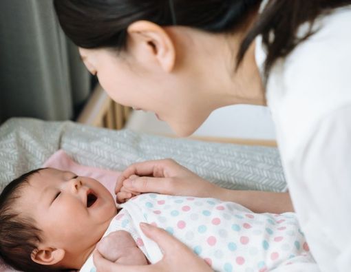 Amankah Sedot Ingus Bayi Pakai Mulut? Ini Jawaban Dokter