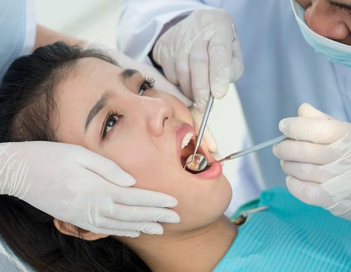 Mana Lebih Bahaya, Karies Gigi atau Gigi Berlubang?