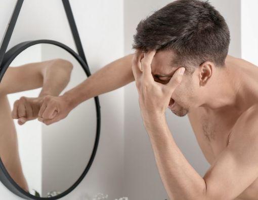 Takut Melihat Cermin? Waspada Mengidap Catoptrophobia