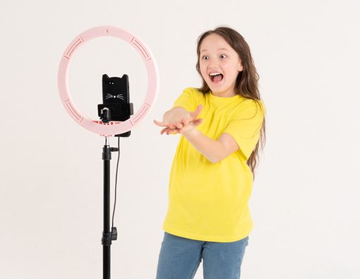 MedFact: Fakta di Balik TikTok Syndrome pada Remaja