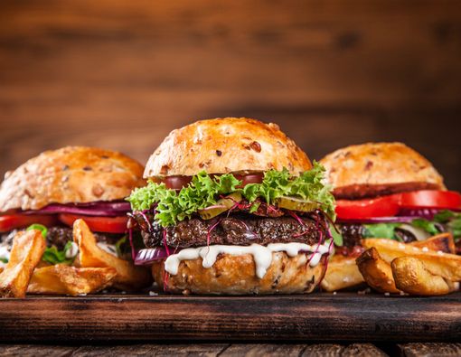 Alasan Burger Dianggap Tak Sehat Meski Ada Sayur, Roti, dan Daging