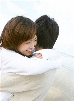 Pria Juga Butuh Cuddling untuk Kesehatan