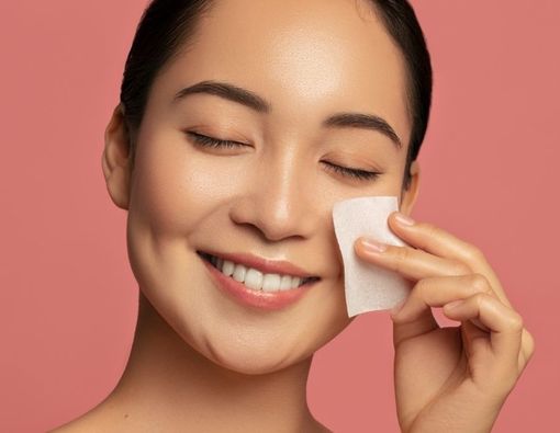 Penggunaan Kertas Minyak untuk Wajah Picu Komedo, Benarkah?