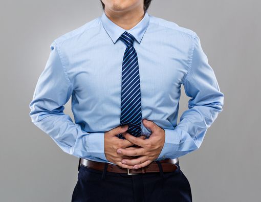 Sakit Perut yang Bukan Mulas, Gejala Apa?