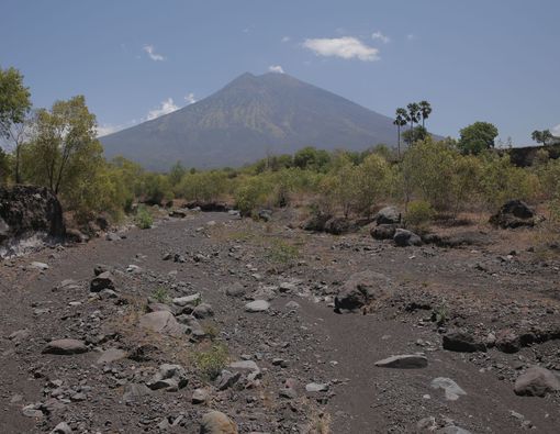 Infeksi Saluran Pernapasan Serang Pengungsi Gunung Agung