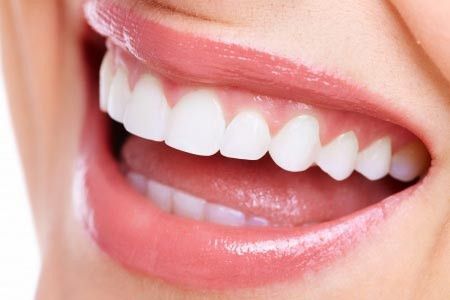 5 Pantangan Jika Ingin Memutihkan Gigi
