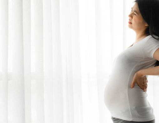 Bumil Harus Tahu, Ini 5 Penyebab Nyeri Punggung Atas saat Hamil