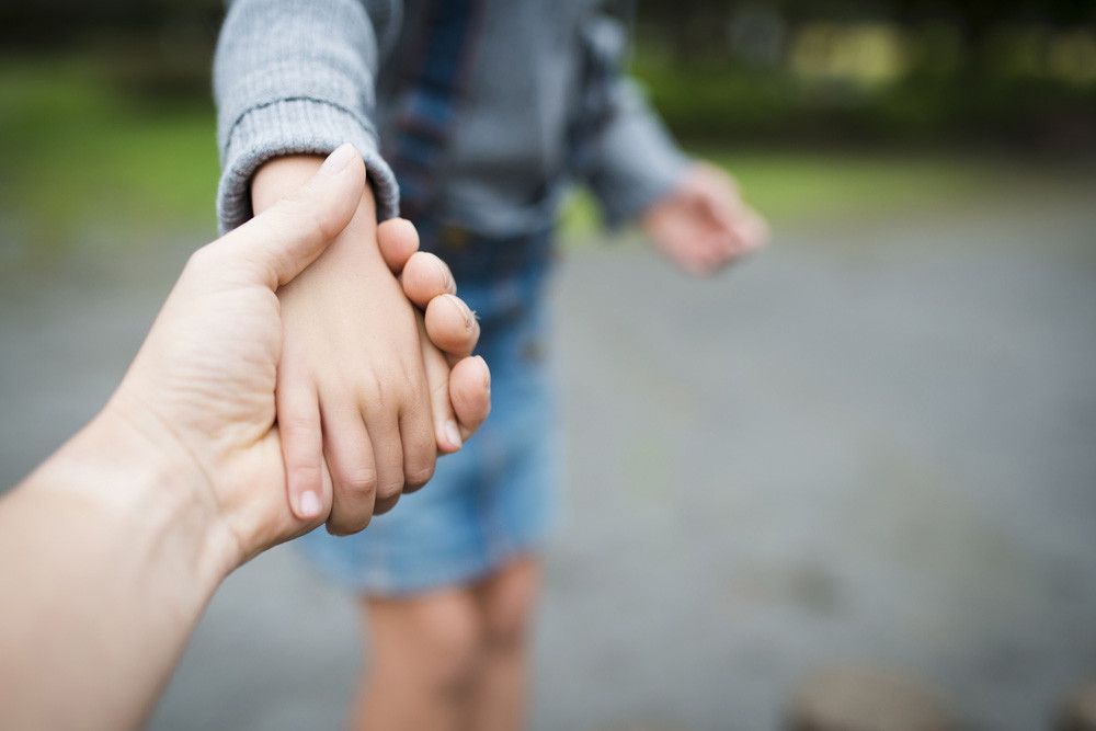 Terlalu Protektif terhadap Anak, Ini Akibatnya