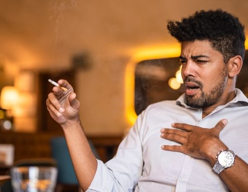 Mengenal Lebih Jauh Batuk Perokok atau Smoker's Cough