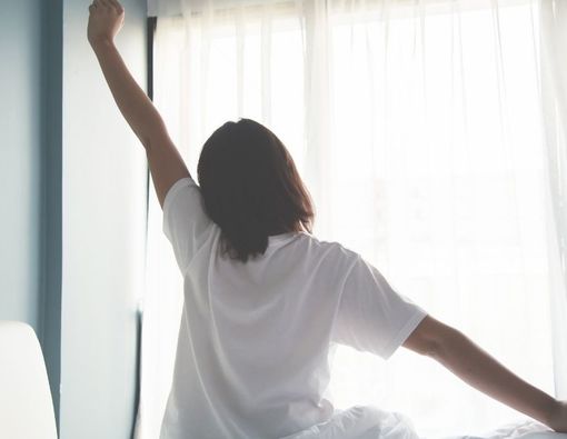 Cara Mengatasi Depresi dengan Bangun Tidur Lebih Pagi