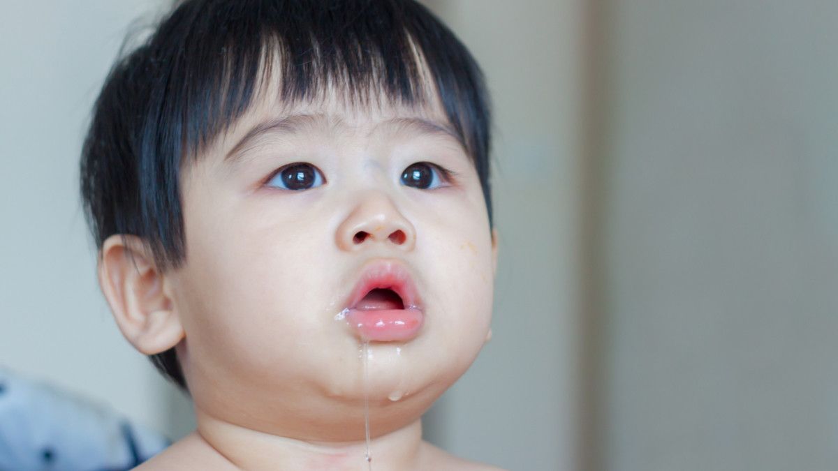 Penyebab Gangguan Kelenjar Ludah pada Bayi dan Solusinya