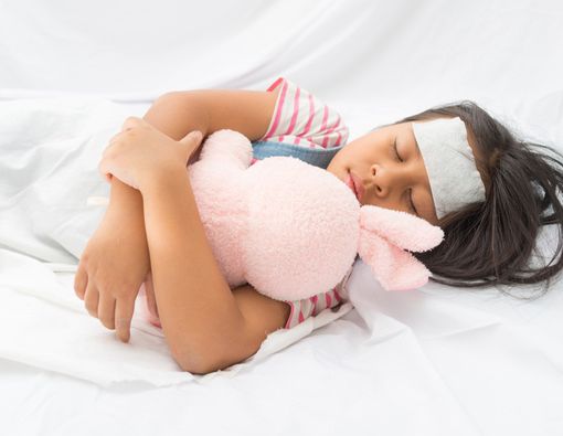 Bolehkah Anak Demam Tidur Pakai AC?