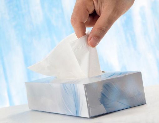 Benarkah Mengeringkan Tangan dengan Tisu Lebih Baik?