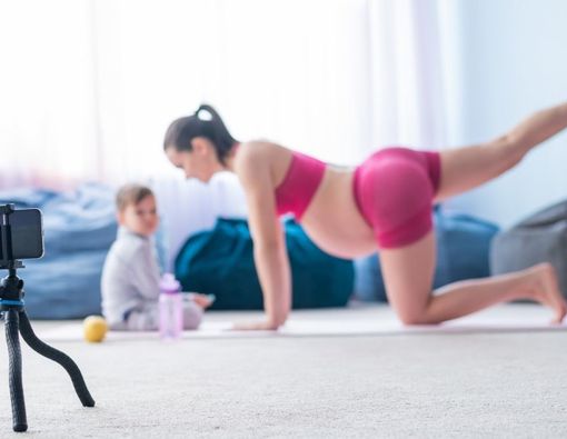 Menilik Manfaat Dokumentasi Kehamilan Melalui Vlog