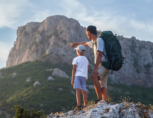 Serunya Liburan Naik Gunung bersama si Kecil