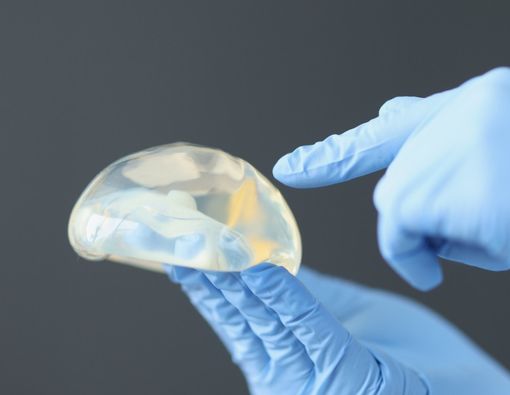 Implan dan Filler Payudara, Mana Lebih Berbahaya?