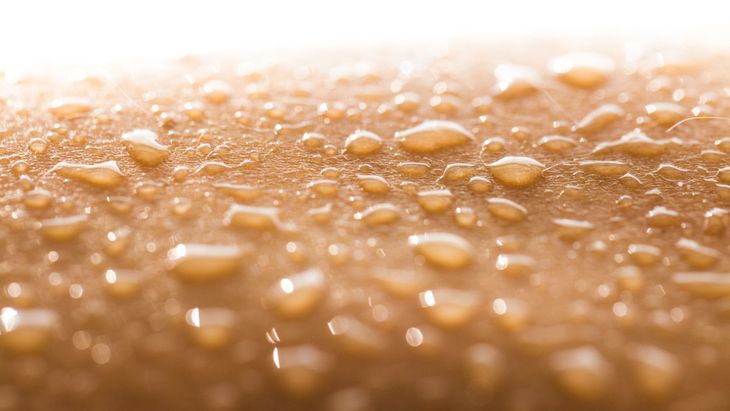 Jangan Panik, Ini Cara Mengatasi Keringat Dingin! - KlikDokter