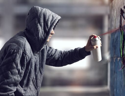 Vandalisme di Kalangan Remaja, Apa Penyebabnya?