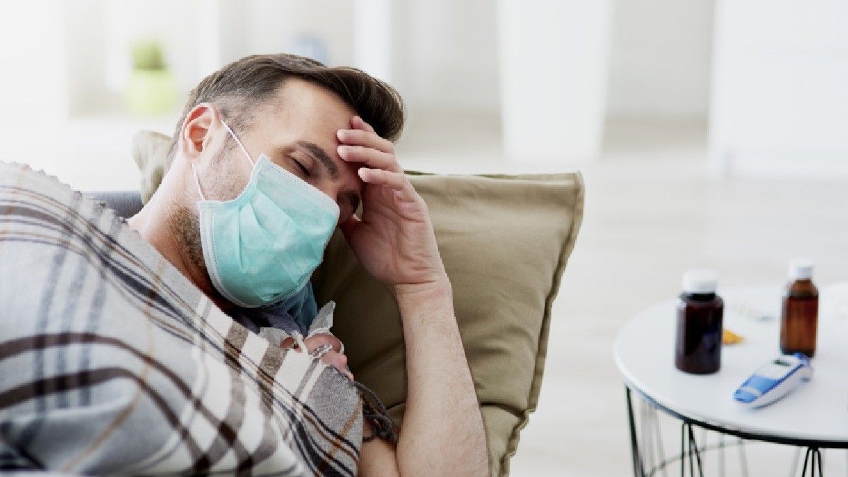 Tidur Sambil Memakai Masker Medis, Berbahayakah?