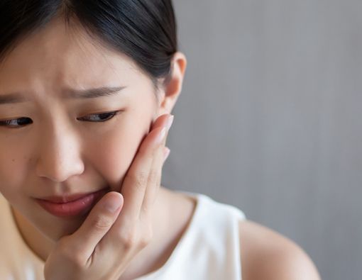 Ibuprofen vs Asam Mefenamat, Mana Lebih Ampuh Atasi Sakit Gigi?