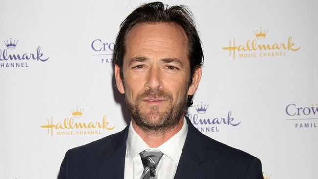 Aktor Luke Perry Dirawat Akibat Stroke