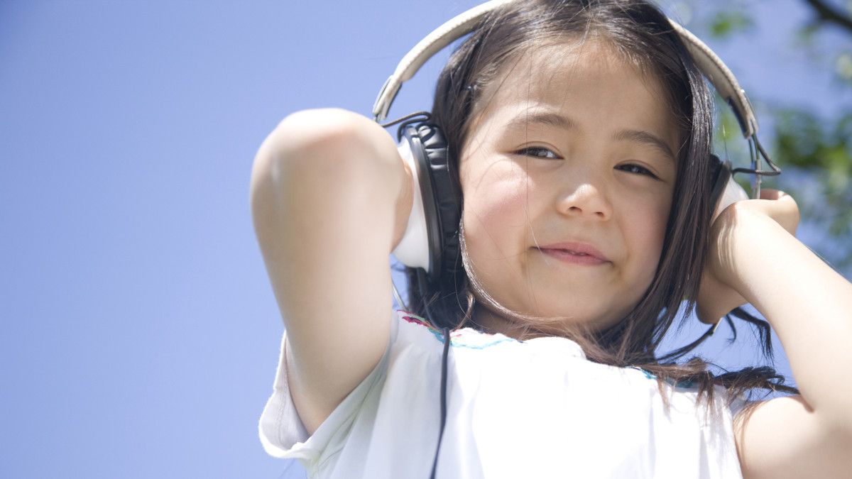 Benarkah Terapi Gelombang Suara Baik untuk Perkembangan Otak Anak?