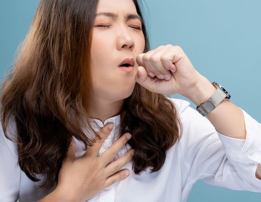 Batuk Kering di Musim Pancaroba? Atasi dengan Ini