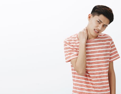 Nyeri Leher Belakang: Penyebab, Gejala, Hingga Penanganan