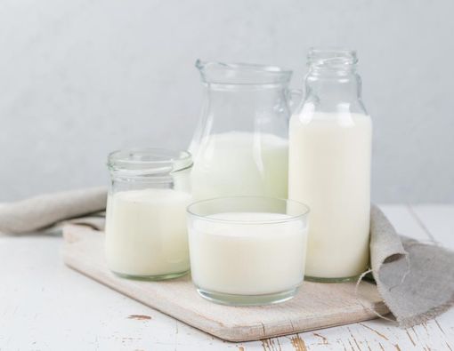 Solusi Alergi Susu Sapi: Susu Kambing atau Susu Soya?