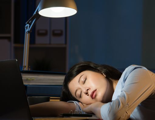 Mengenal Fenomena ‘Jam Koma’ pada Gen Z