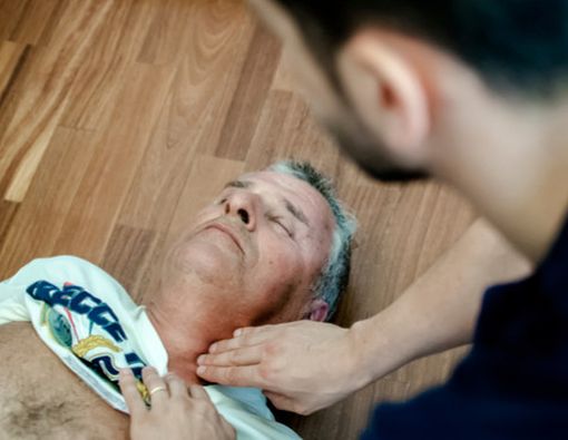 Pingsan Saat Naik MRT, Apa yang Harus Dilakukan?