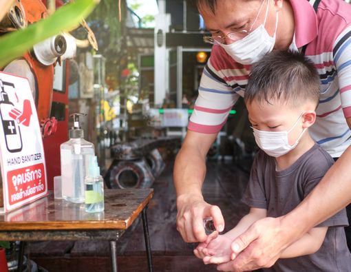 Bolehkah Balita Bersihkan Tangan Pakai Hand Sanitizer?