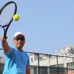 Mengenal Padel, Bedanya dengan Tenis dan Cara Memulainya agar Tidak Cedera