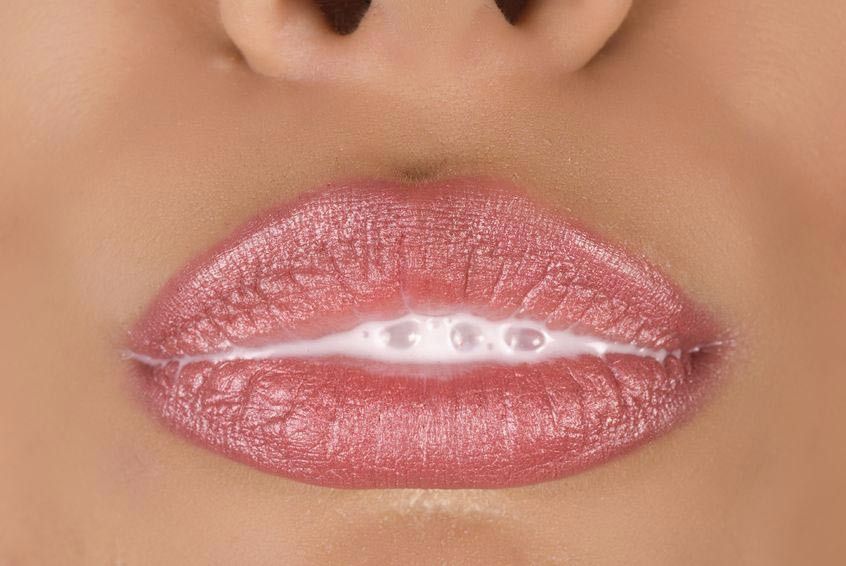 Benarkah Menelan Sperma Bisa Sebabkan Kehamilan?