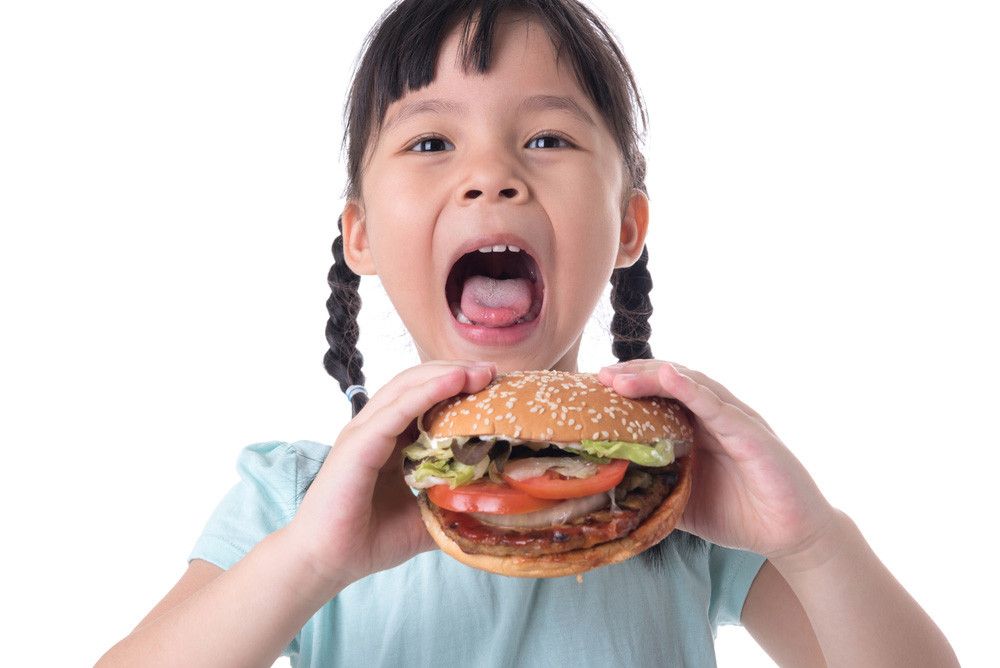 Dampak Makanan Cepat Saji pada Tumbuh Kembang Anak