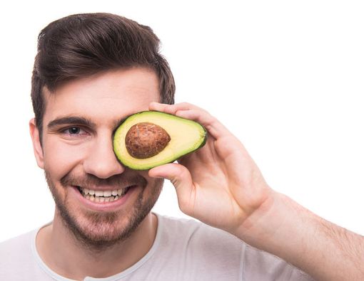 Cegah Katarak dengan Konsumsi Alpukat