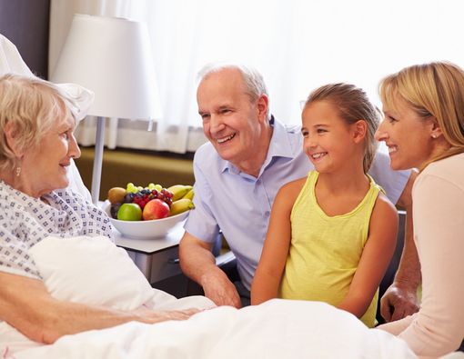 Orang Terdekat Sakit Parah, Ini 5 Cara Menghadapi Emosinya