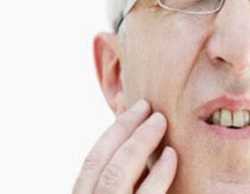 Pentingkah mengganti gigi yang sudah dicabut dengan gigi tiruan?