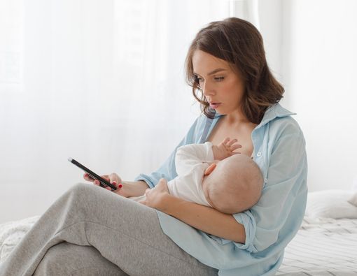 Berkenalan dengan Brexting, si Pengganggu Ikatan Ibu dan Bayi