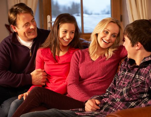 Anak Remaja Anda Mulai Pacaran? Lakukan 3 Hal Ini