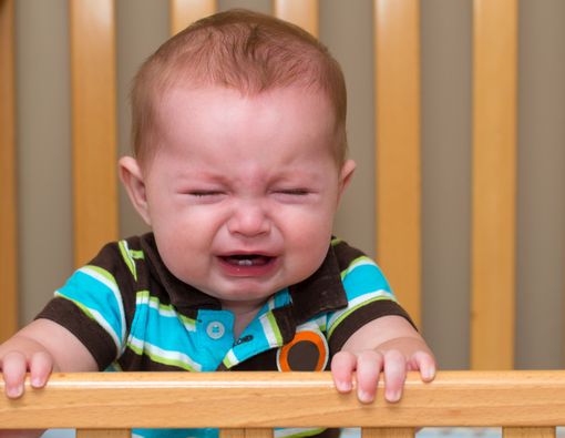 Kiat Jitu agar Bayi Tak Rewel Saat Minum Obat