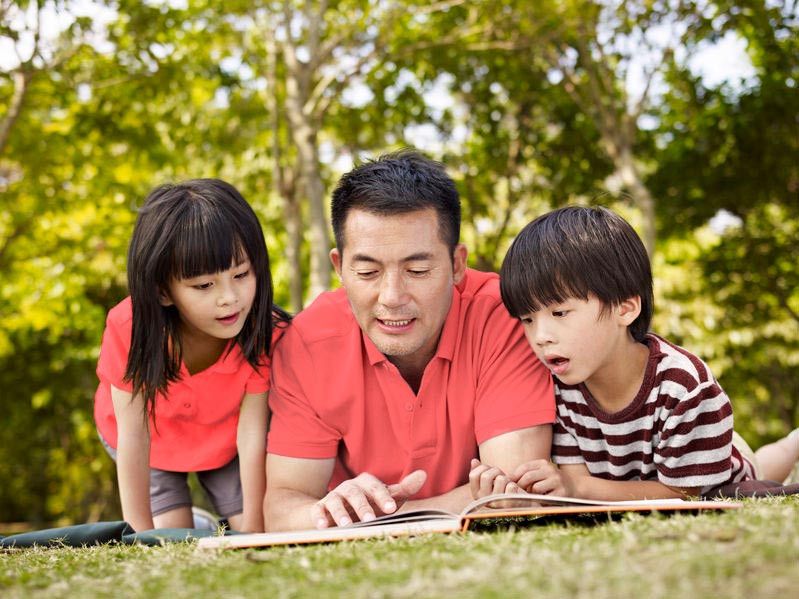 Kiat Agar Anak Dekat dengan Ayah