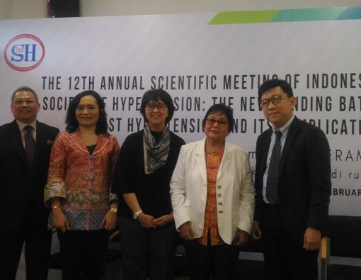 Hindari Darah Tinggi dengan Cek Tekanan Darah di Rumah