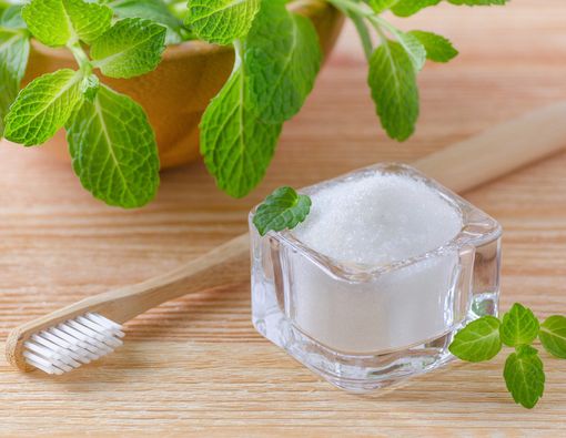 Garam Campur Pasta Gigi untuk Pemutih Gigi, Manjurkah?