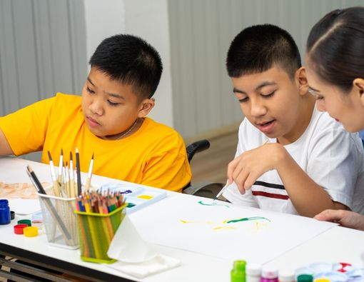 15 Aktivitas Berbasis Montessori untuk Pendidikan Anak Autis di Rumah