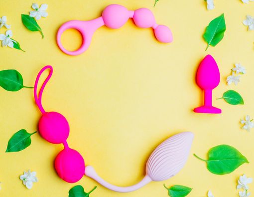 Fetish qizlar tizzadan yuqori botinkalarda