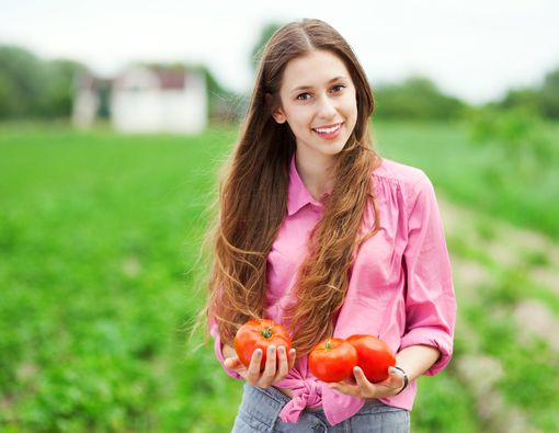 Atasi Jerawat dengan Tomat, Efektifkah?